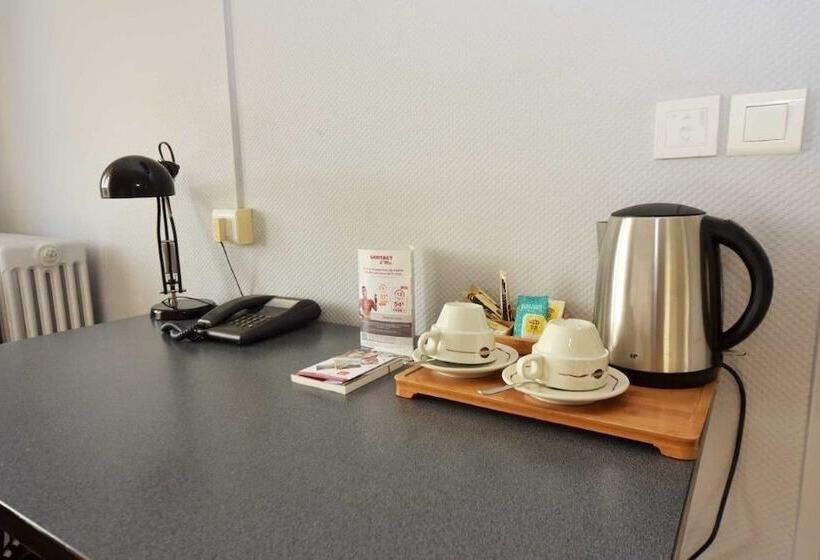 חדר סטנדרט, Cafe De Paris