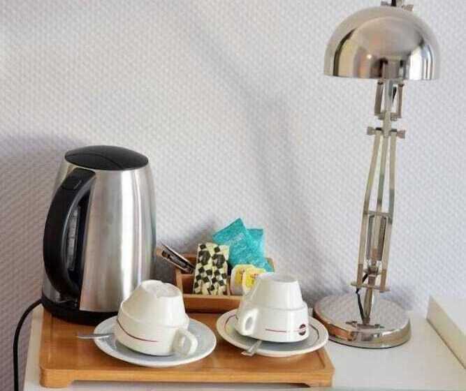 חדר סטנדרט, Cafe De Paris