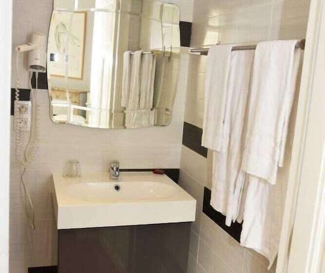 חדר סטנדרט, Cafe De Paris