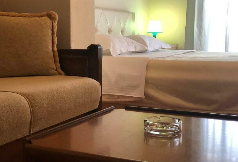 חדר אקונומי, Dimitri