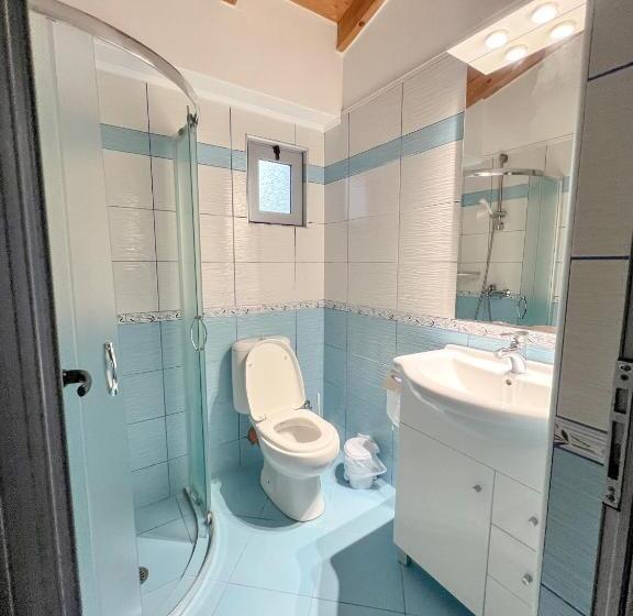 חדר אקונומי, Dimitri