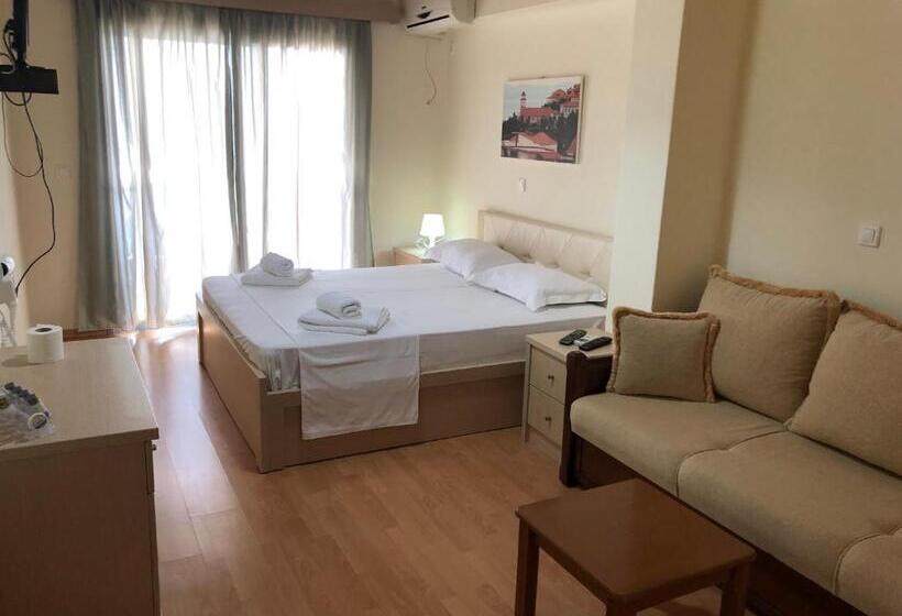 חדר אקונומי, Dimitri