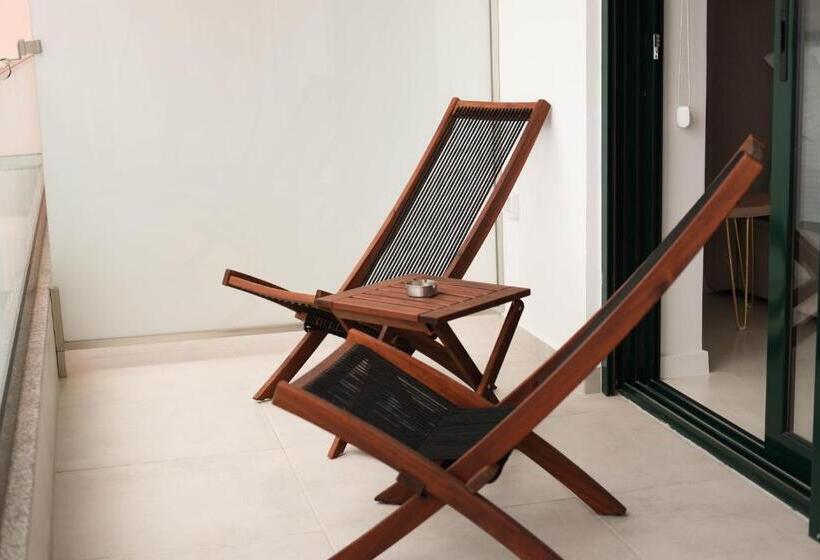 חדר דלוקס עם מרפסת נוף לים, Dimitri