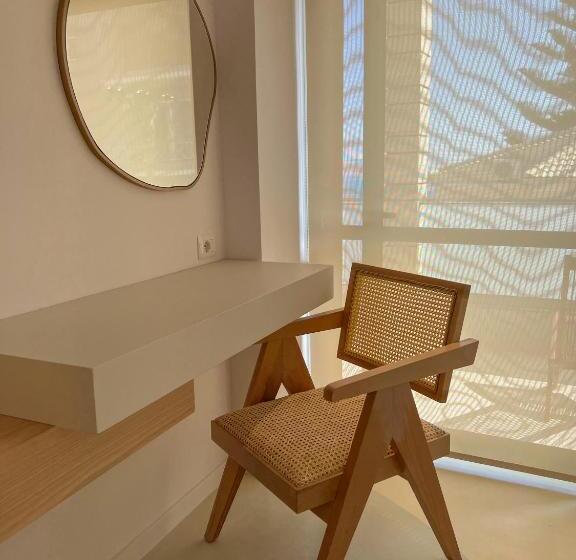 חדר סטנדרט עם מיטת קינג, Dimitri