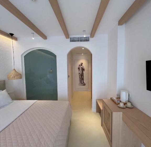 חדר דלוקס לשלושה עם נו לים, Dimitri