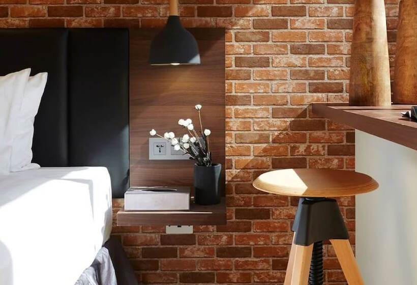 اتاق لوکس, Gold Inn