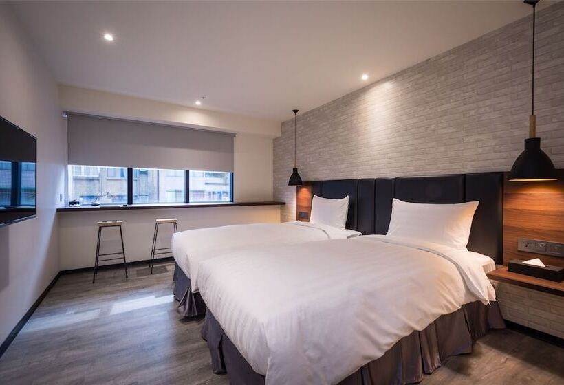 اتاق لوکس, Gold Inn