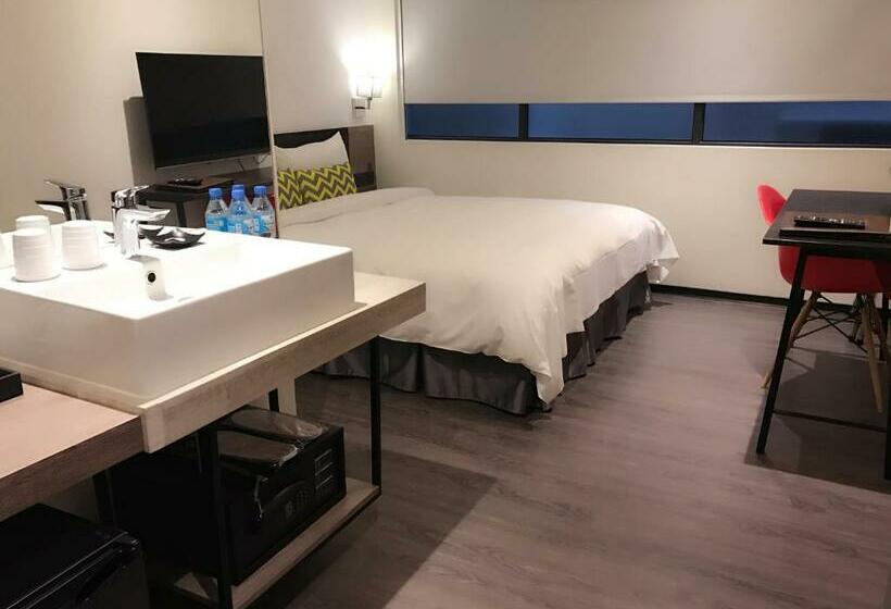 اتاق استاندارد, Gold Inn