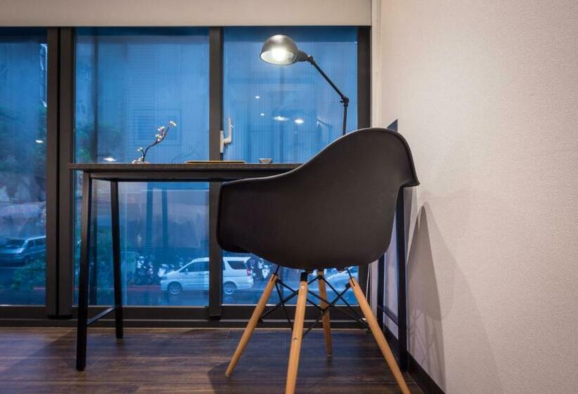 اتاق لوکس, Gold Inn