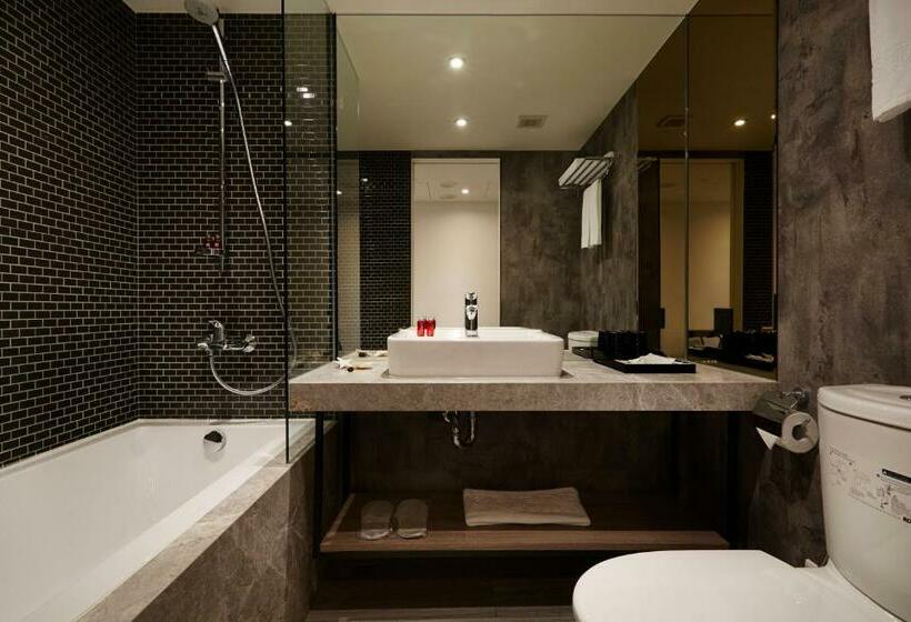 اتاق لوکس, Gold Inn