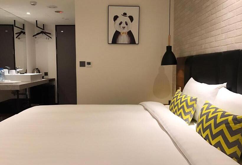 اتاق لوکس, Gold Inn