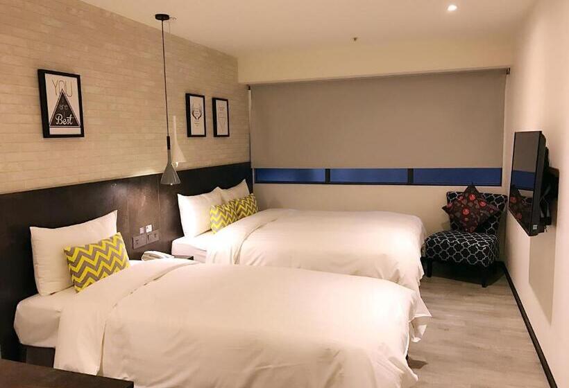 اتاق استاندارد سه نفره, Gold Inn