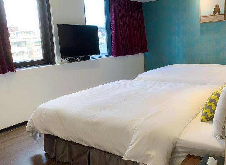 اتاق استاندارد چهار تخته, Gold Inn