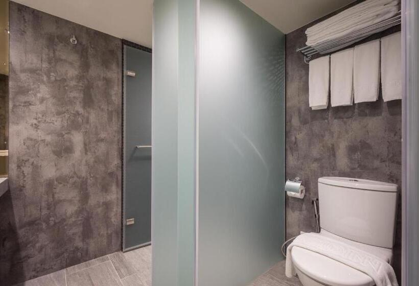 اتاق استاندارد چهار تخته, Gold Inn