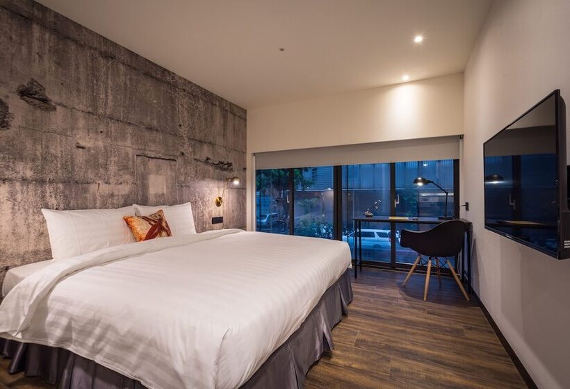 اتاق لوکس, Gold Inn