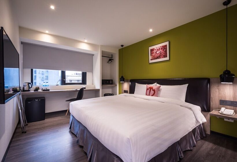 اتاق لوکس, Gold Inn