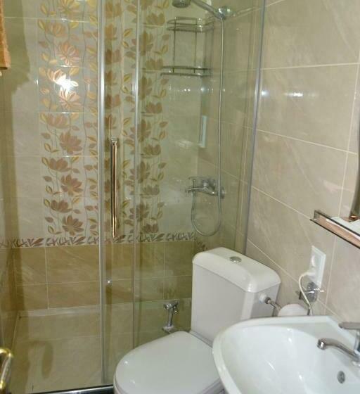 اتاق استاندارد با بالکن, Gostinitsa Grand