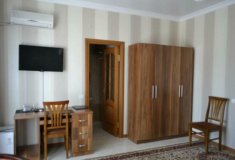 اتاق استاندارد با بالکن, Gostinitsa Grand