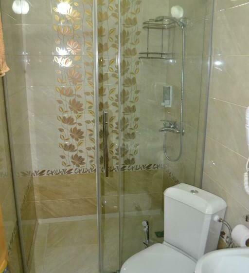 اتاق لوکس با بالکن, Gostinitsa Grand