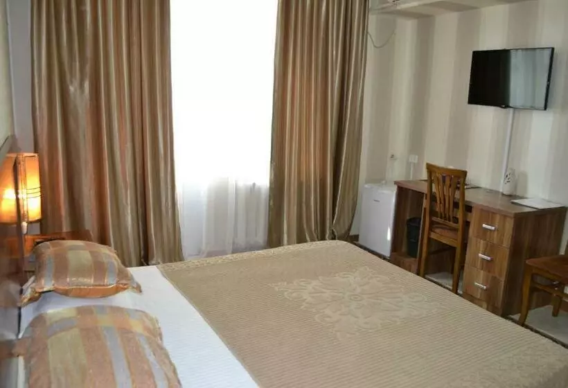 اتاق لوکس با بالکن, Gostinitsa Grand