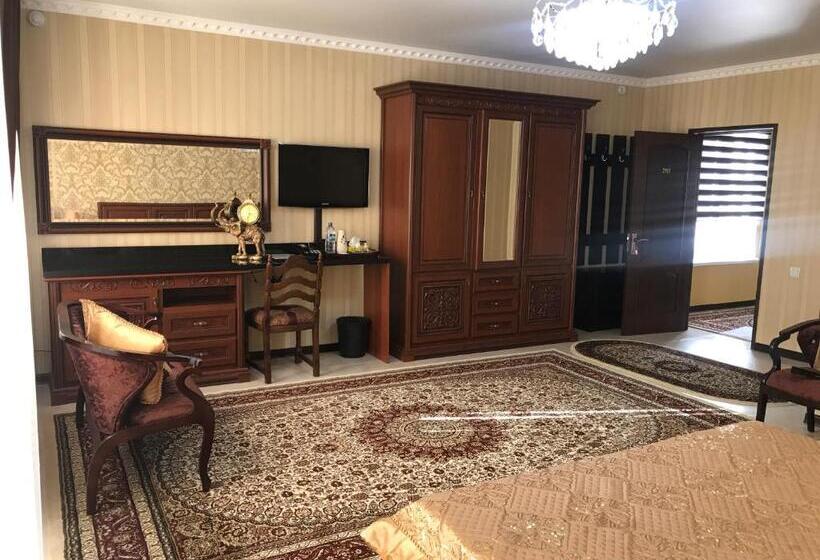 سوییت اجرایی, Gostinitsa Grand
