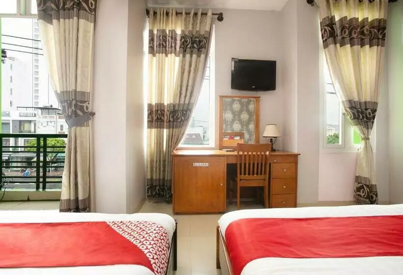 اتاق استاندارد چهارنفره با بالکن, Honey Hotel Da Nang
