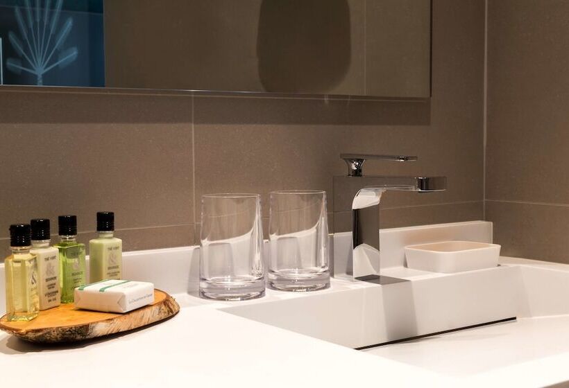 Номер Deluxe, L Arbre Voyageur   Bw Premier Collection   Lille