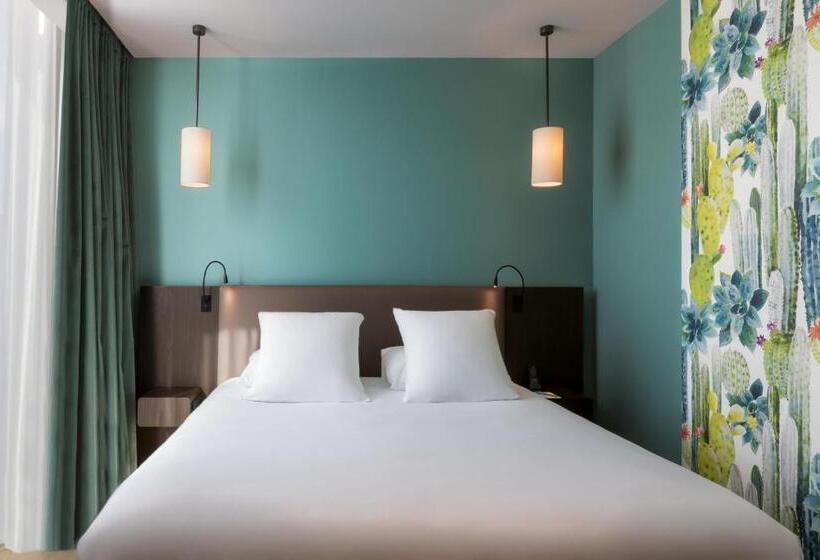 Люкс Кровать Кинг, L Arbre Voyageur   Bw Premier Collection   Lille