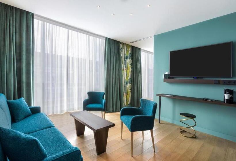 سوئیت با تخت بزرگ, L Arbre Voyageur   Bw Premier Collection   Lille