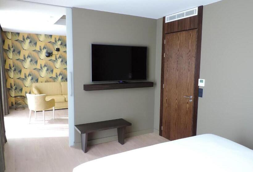 سوئیت با تخت بزرگ, L Arbre Voyageur   Bw Premier Collection   Lille