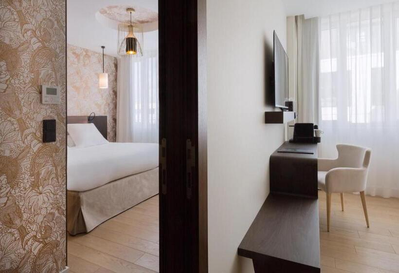 Семейный Номер, L Arbre Voyageur   Bw Premier Collection   Lille