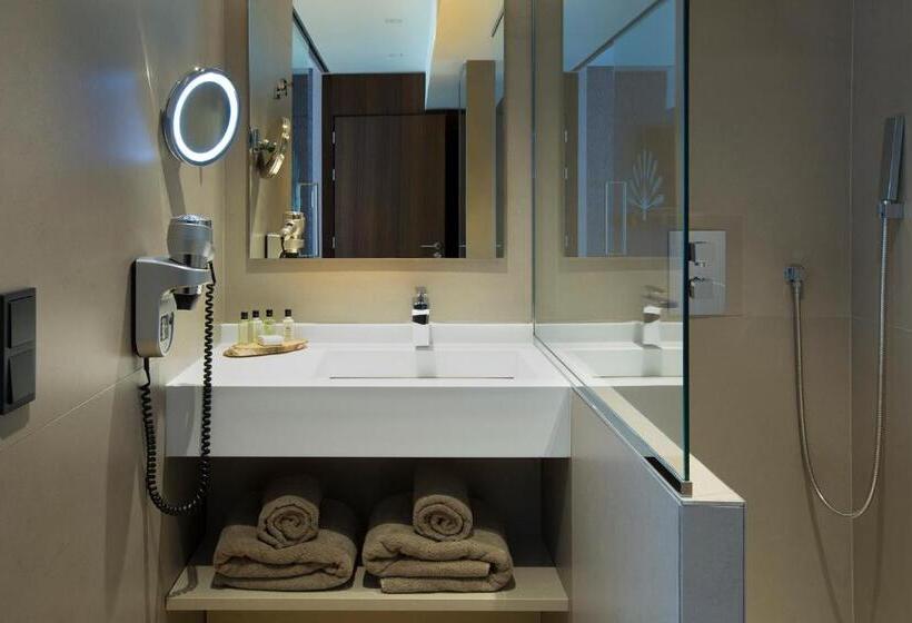 Семейный Номер, L Arbre Voyageur   Bw Premier Collection   Lille