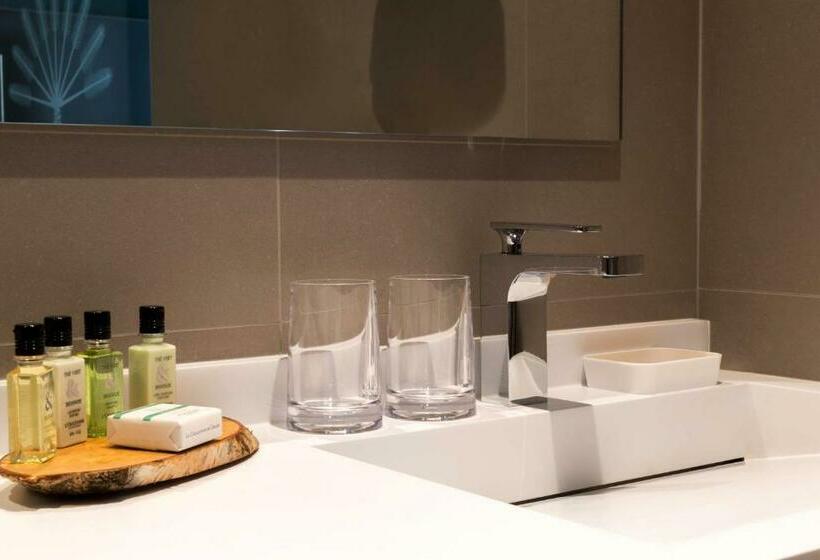 Номер Deluxe, L Arbre Voyageur   Bw Premier Collection   Lille