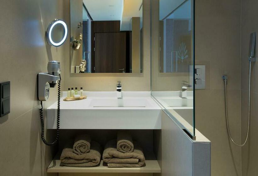 Номер Deluxe, L Arbre Voyageur   Bw Premier Collection   Lille