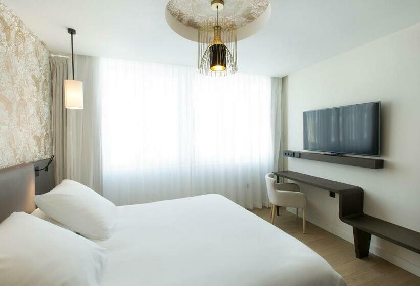 Номер Deluxe, L Arbre Voyageur   Bw Premier Collection   Lille