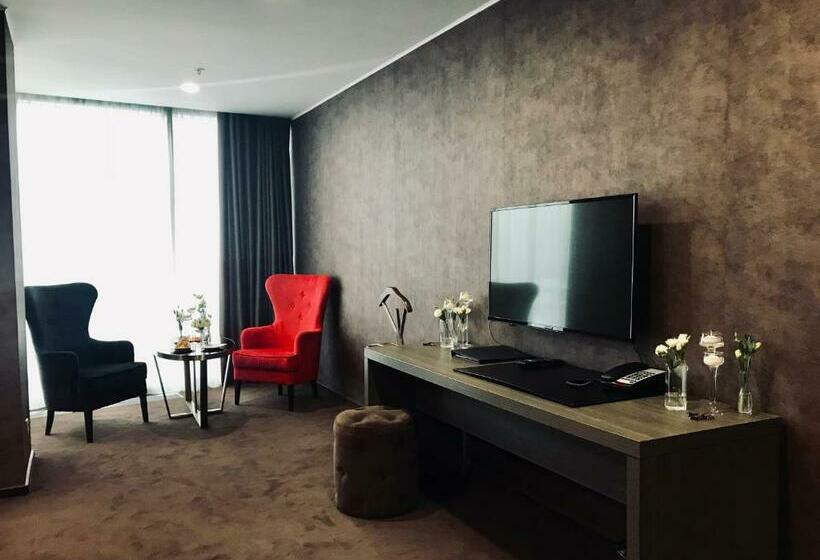 اتاق لوکس, Maqan Hotel Almaty