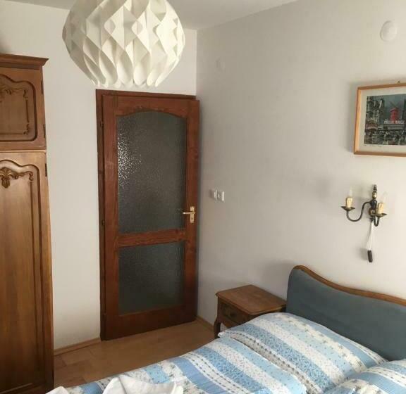 Номер Стандарт, Káptalan Vendégház