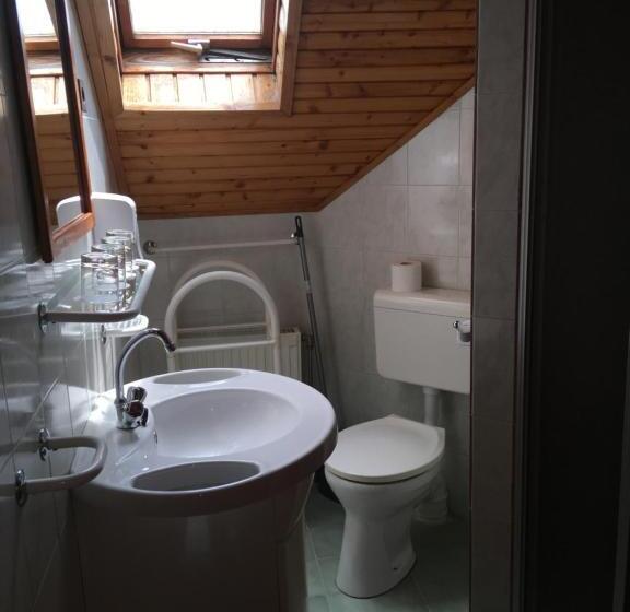 חדר סטנדרט לארבעה, Káptalan Vendégház