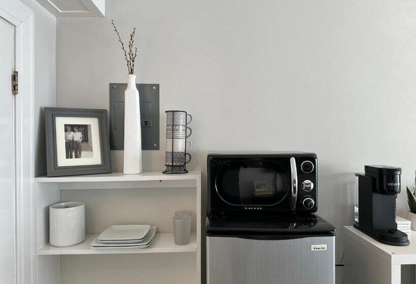 ベーシックワンルーム, The Vurpillat