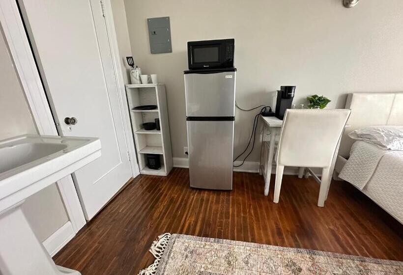 ベーシックワンルーム, The Vurpillat