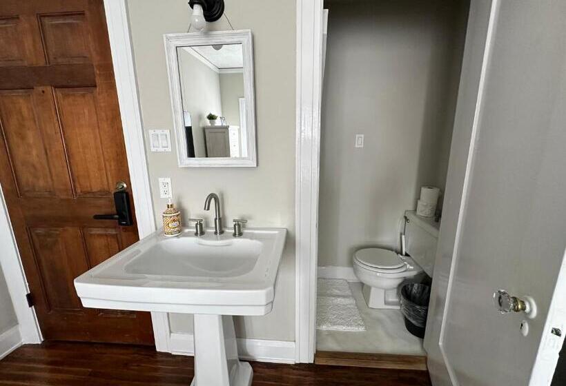 ベーシックワンルーム, The Vurpillat