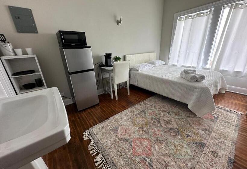 ベーシックワンルーム, The Vurpillat