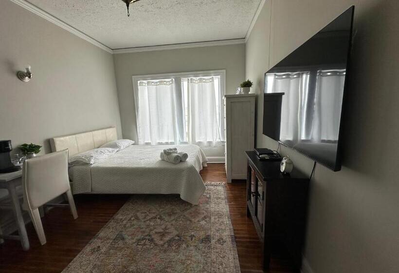 ベーシックワンルーム, The Vurpillat