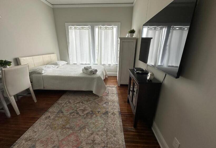 ベーシックワンルーム, The Vurpillat