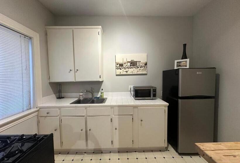 スタンダードスタジオ, The Vurpillat