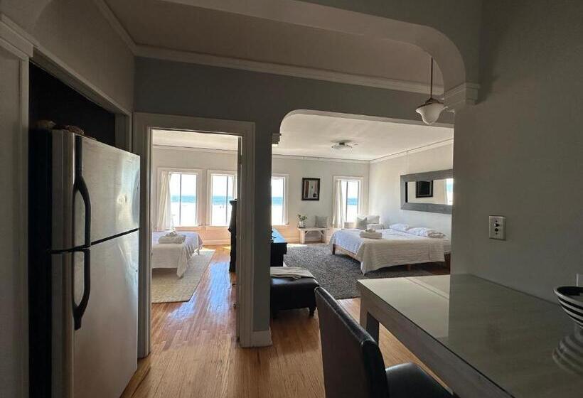 オーシャンビューデラックススイート, The Vurpillat