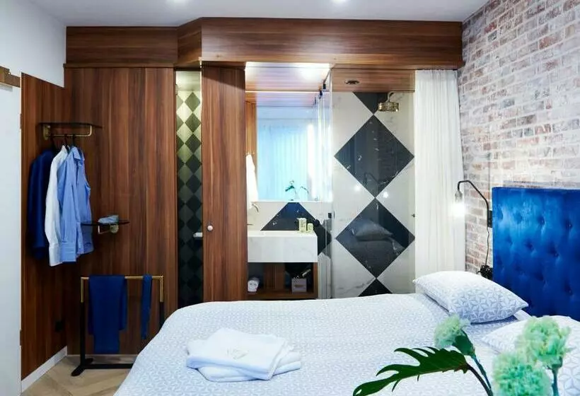 スタンダードルーム, Five Rooms