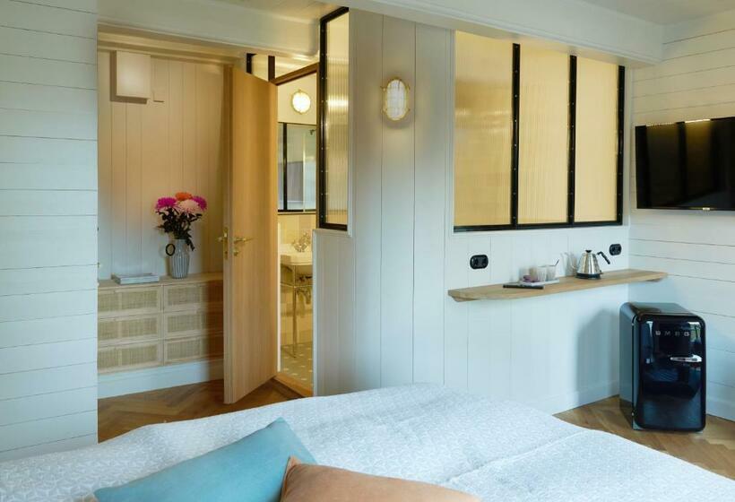 غرفة قياسية, Five Rooms