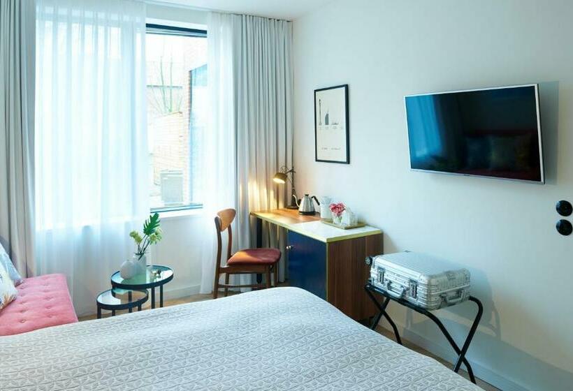 Quarto Estandar, Five Rooms