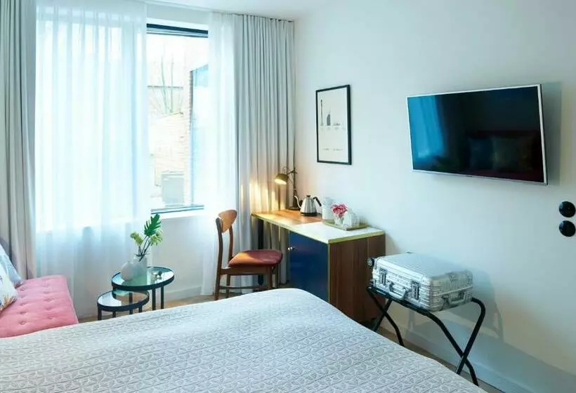 スタンダードルーム, Five Rooms